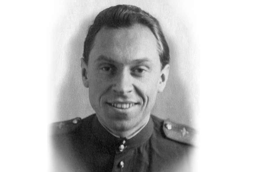 Михаил Бобров